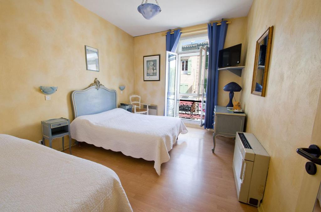 Hotel De France - Hotel De Charme En Provence Saint-Maximin Quarto foto